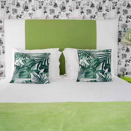 Bed & Breakfast By The Sea - 3*