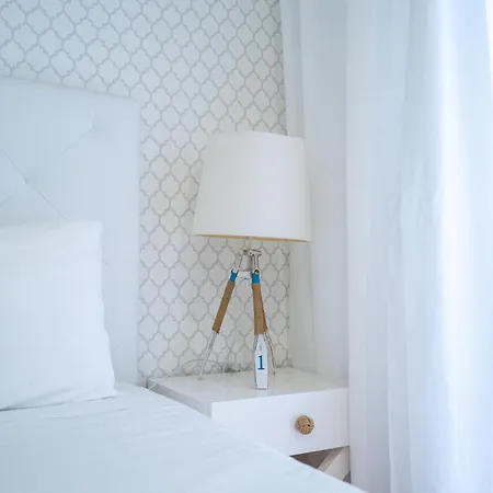 Bed and Breakfast By The Sea - 3*