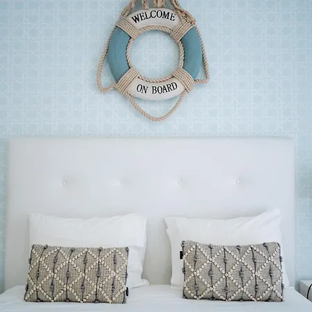 Bed & Breakfast By The Sea - 3*
