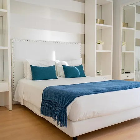 By The Sea - Bed & Breakfast