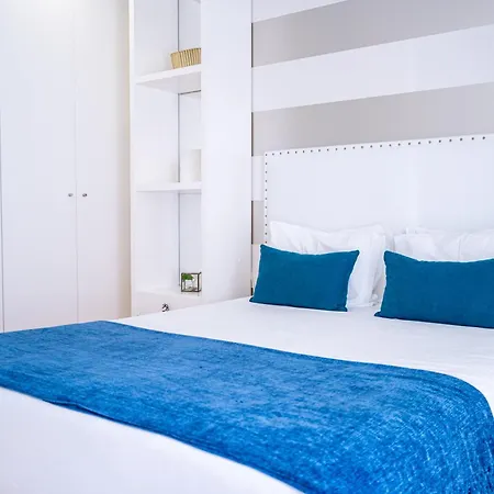 By The Sea - 纳扎雷