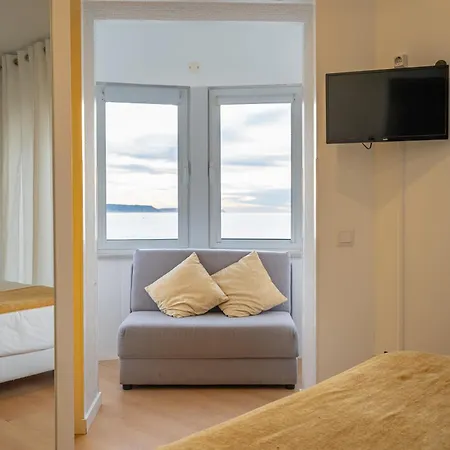 Bed & Breakfast By The Sea - Nazare
