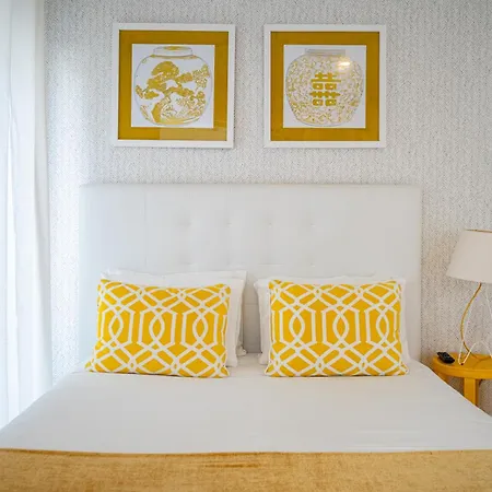 By The Sea - Bed & Breakfast Nazare