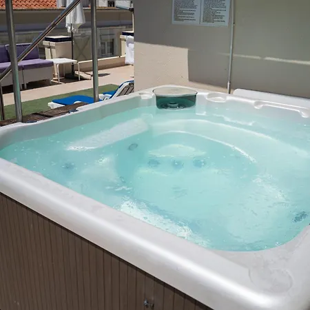 Bed & Breakfast By The Sea - 3*