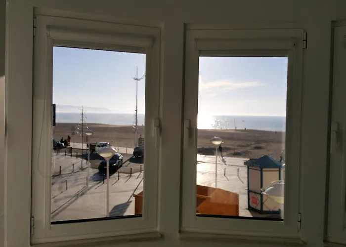 فندق مبيت وإفطار By The Sea - 3*