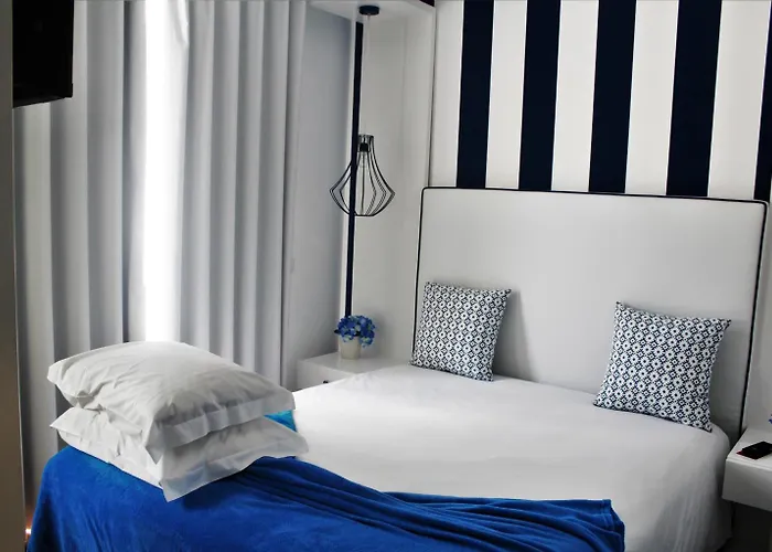 فندق مبيت وإفطار By The Sea - 3*